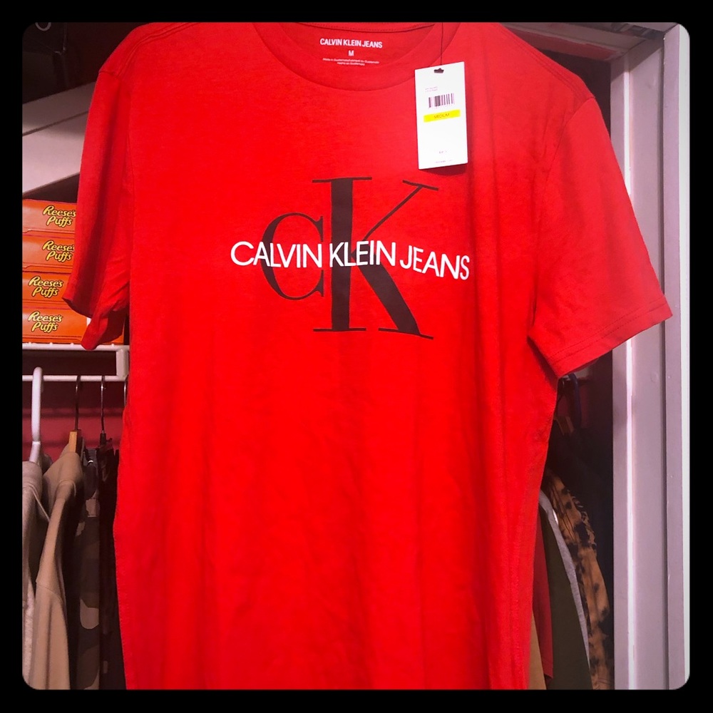 Calvin Klien graphic T-shirt “BRAND NEW”